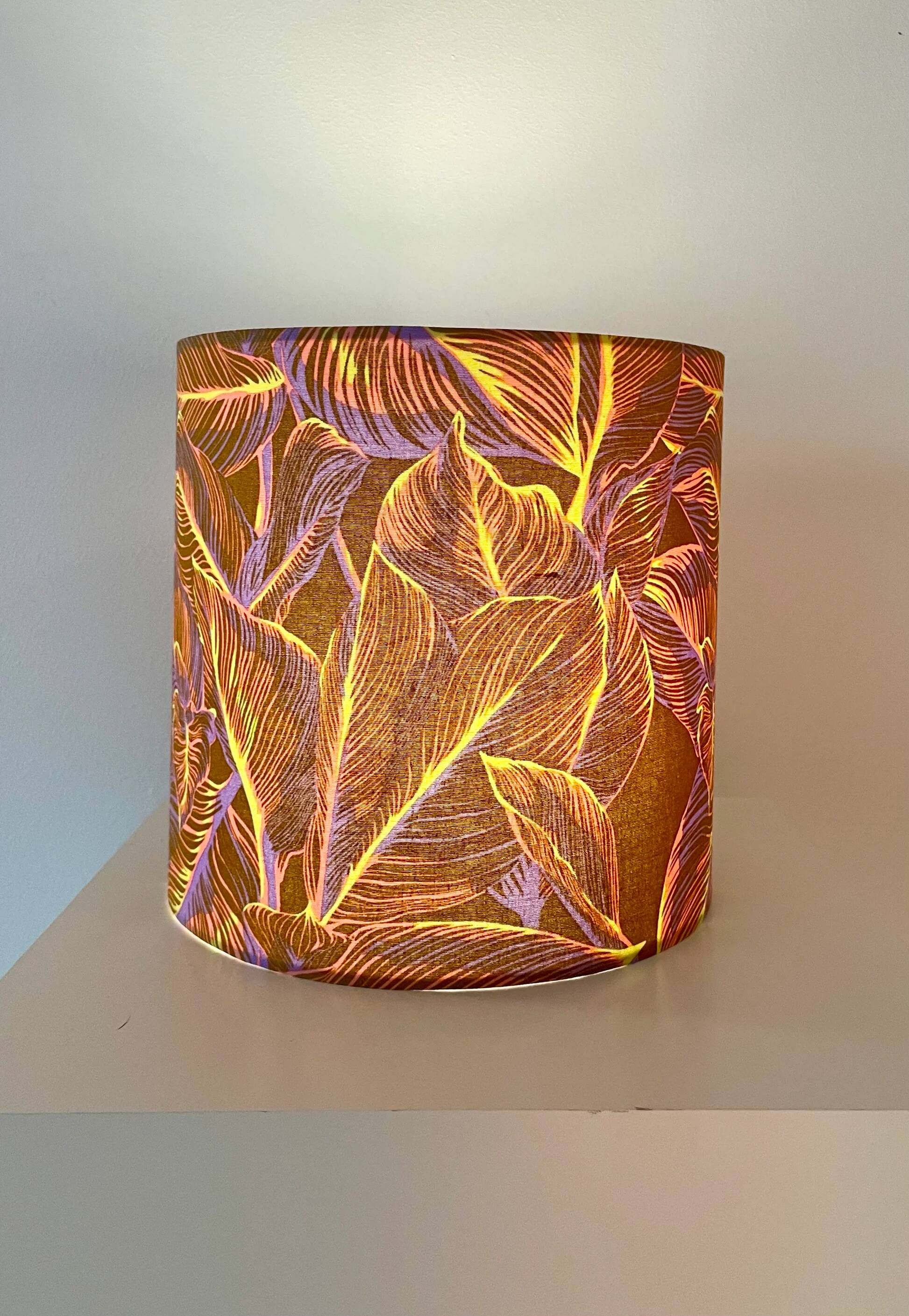 Übelacker table lamp - Battery lamp on a vase fireplace with botanical shade | 42 cm