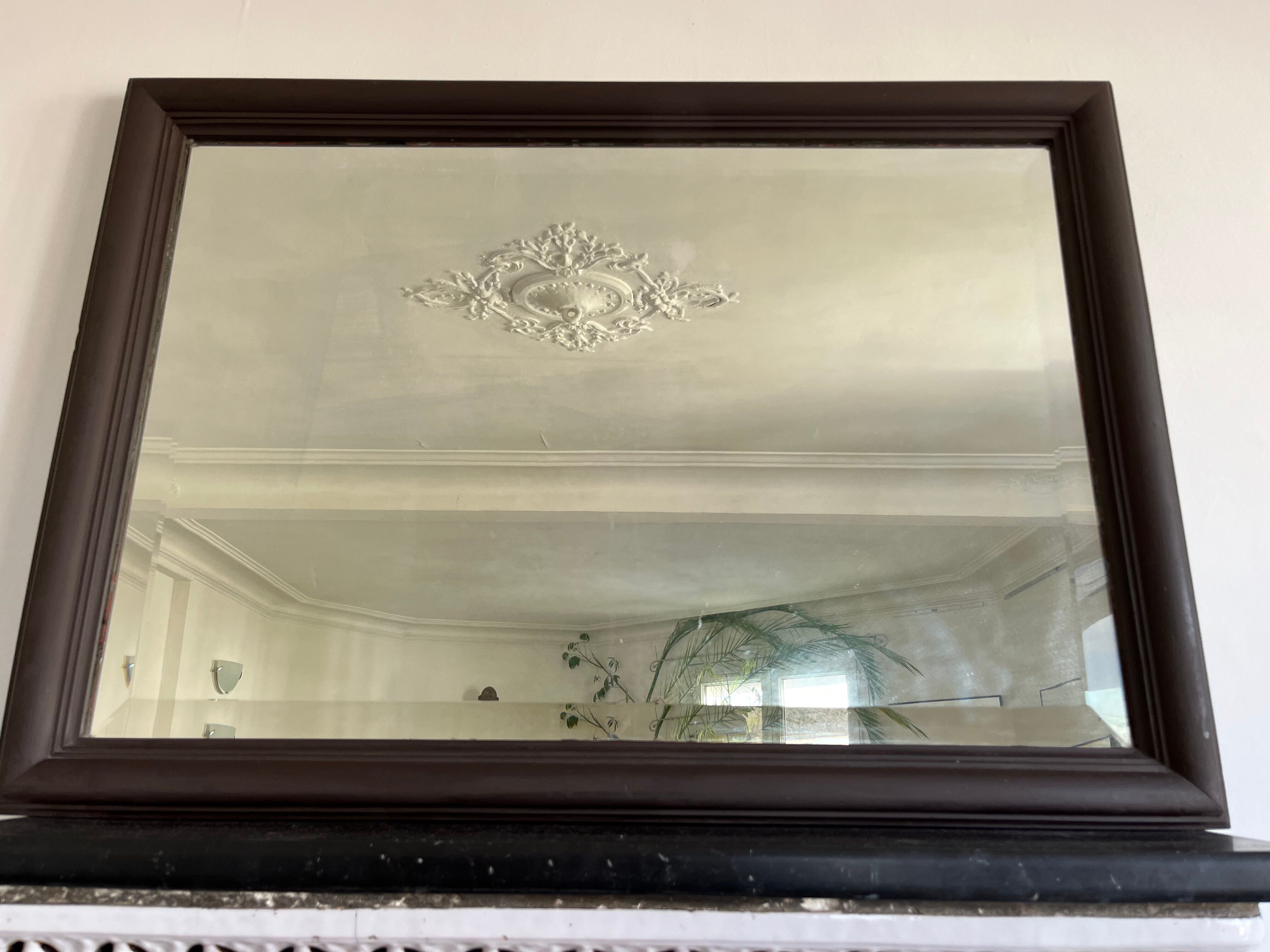 Beveled vintage mirror in painted wood 95x68cm