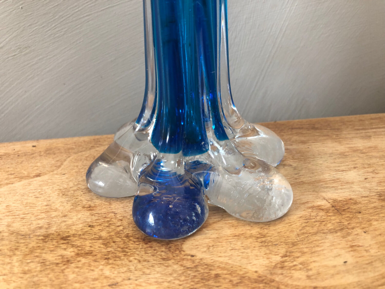 Single-flower vase