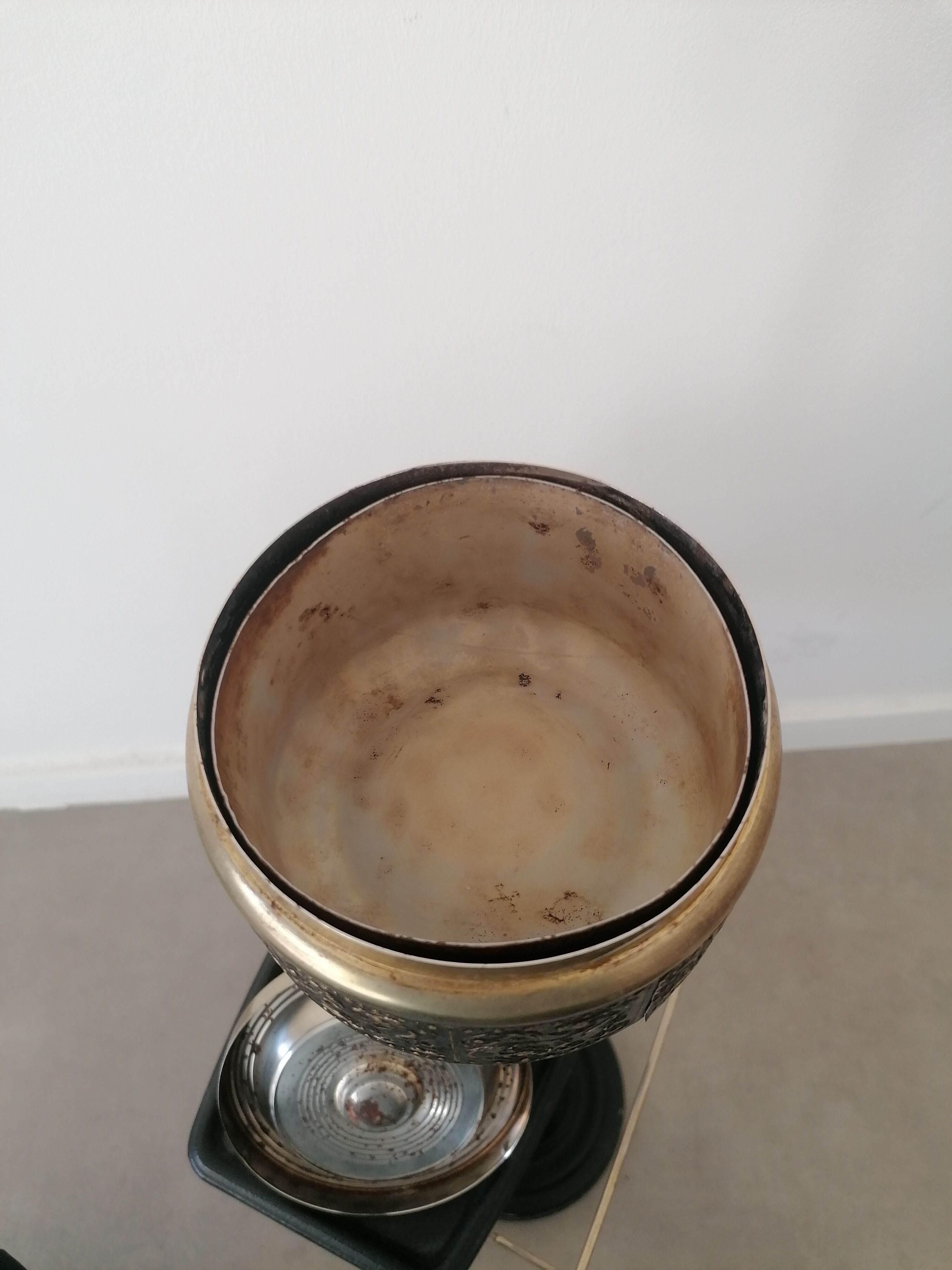 Old standing ashtray 50