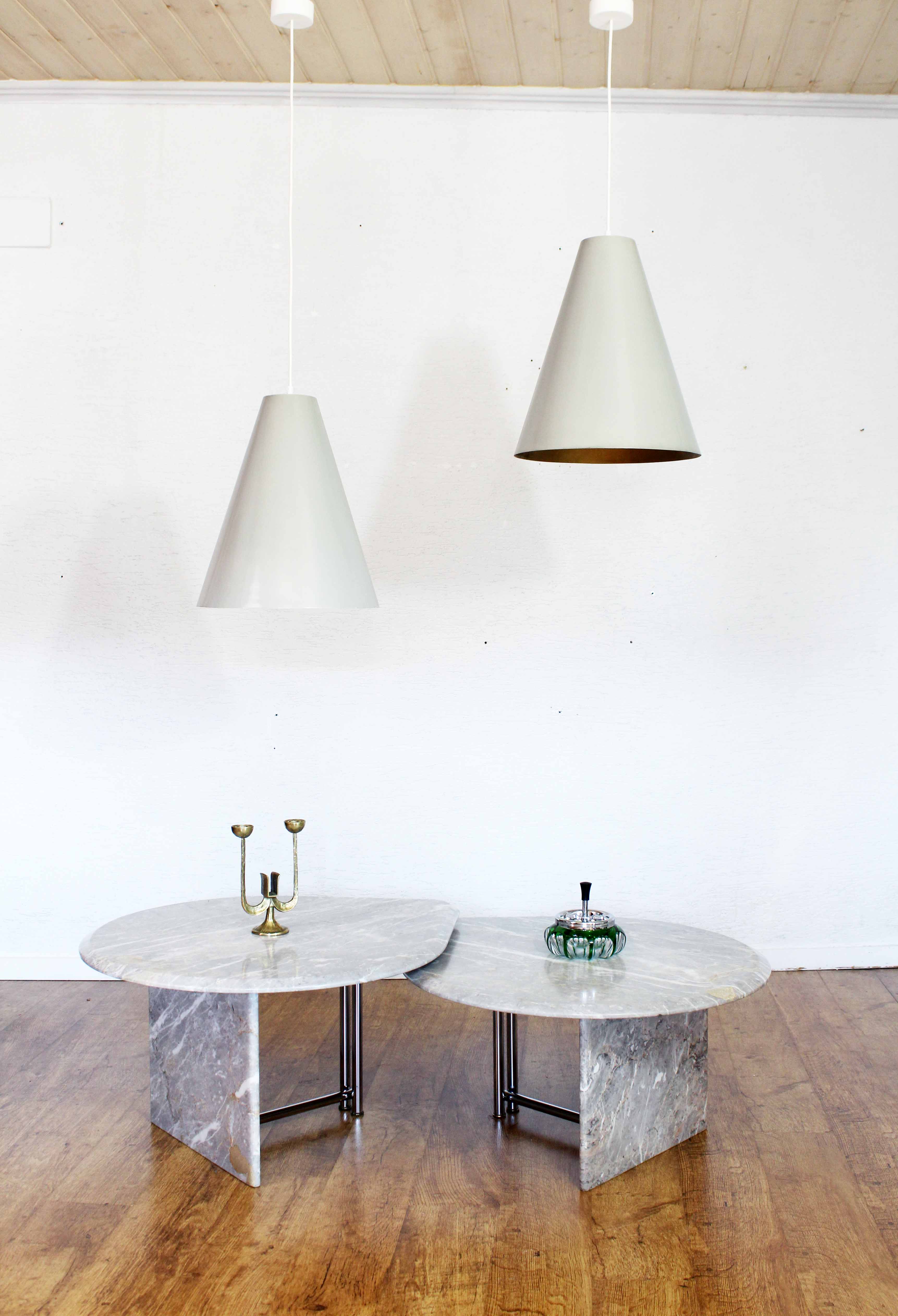 Pair of metal tapered suspensions