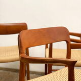 Set de 8 chaises de salle à manger en teck du milieu du siècle par Niels O Møller pour JL Moller Danemark