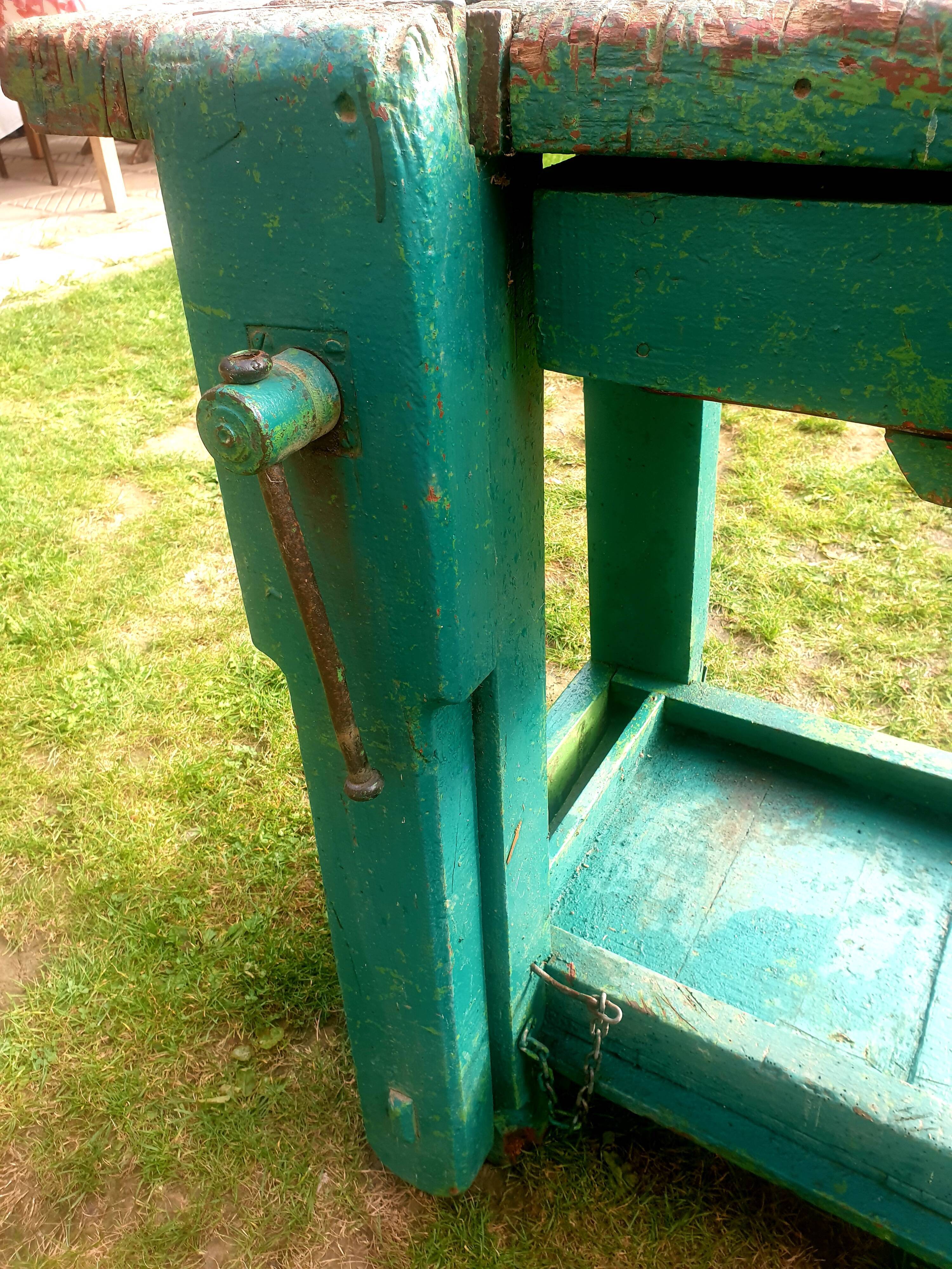 workbench wood patina green
