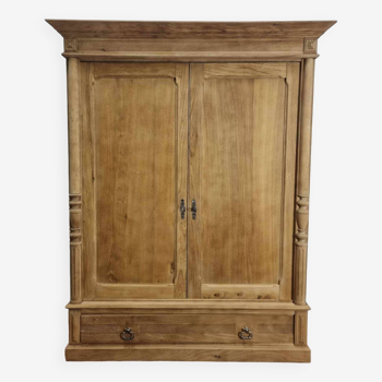 Petite armoire ancienne