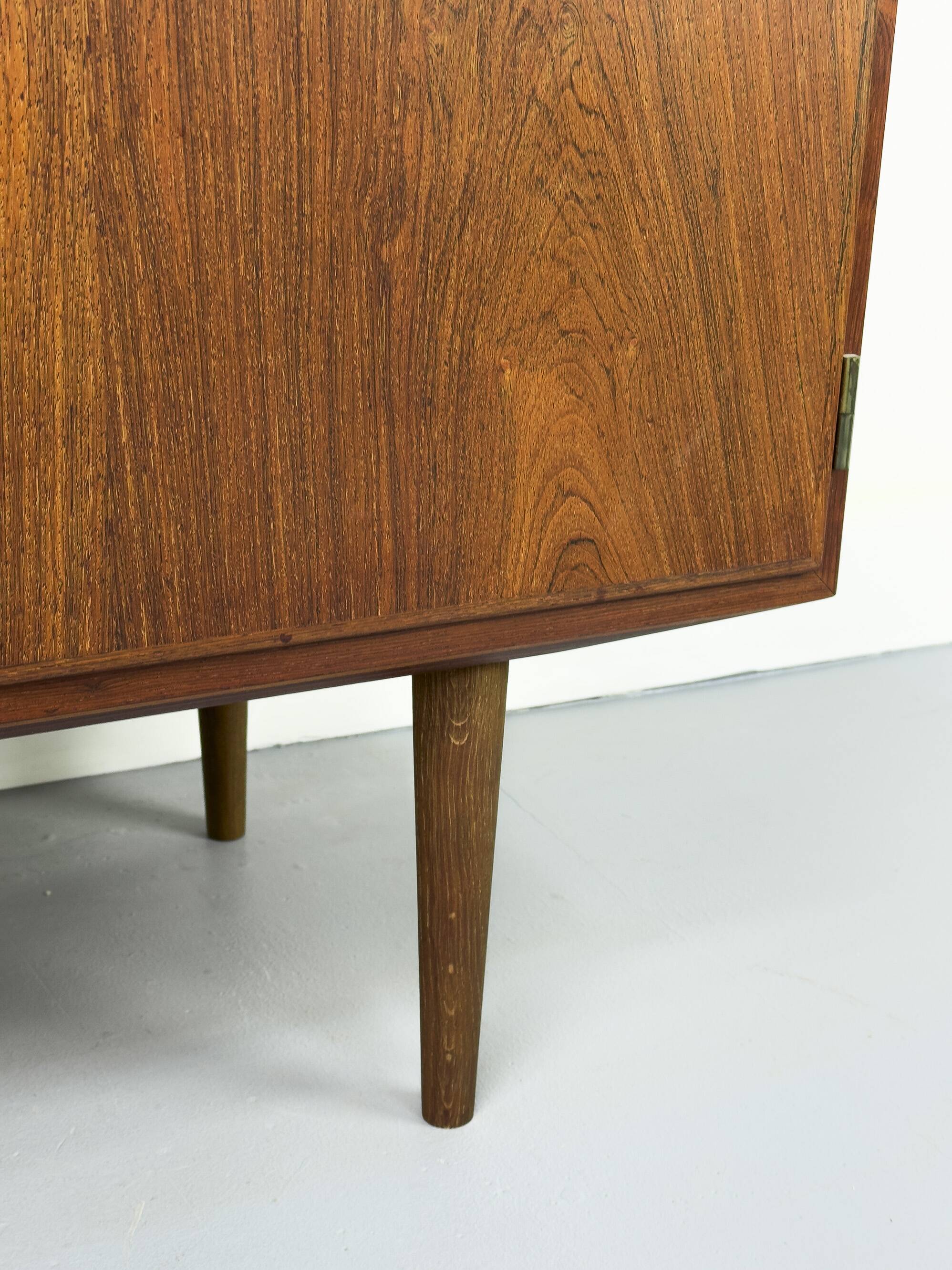 Buffet danois par Carlo Jensen pour Hundevad & Co., années 1960