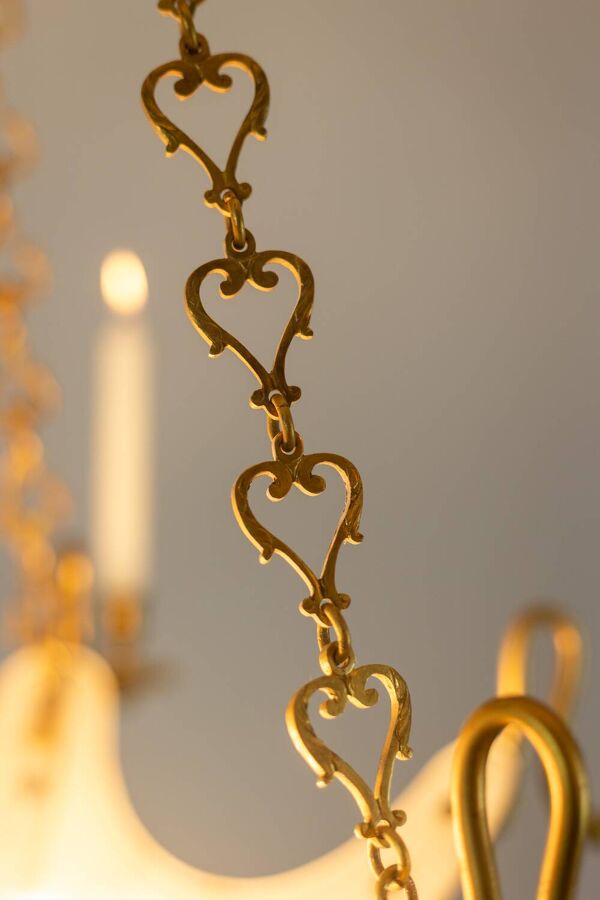 Maison Baguès. Lustre de style Empire en bronze doré. Années 1950.