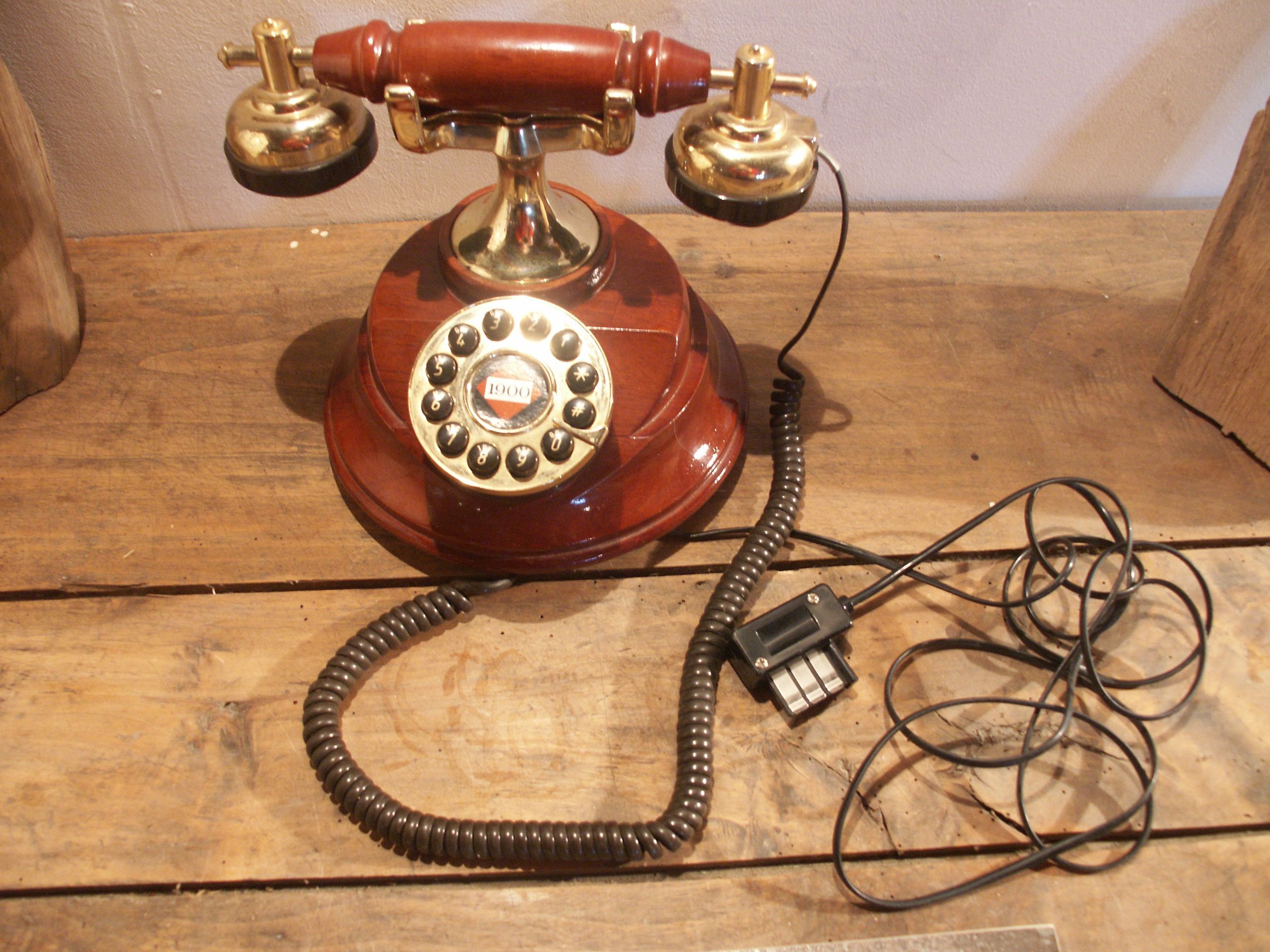 1900-style key phone