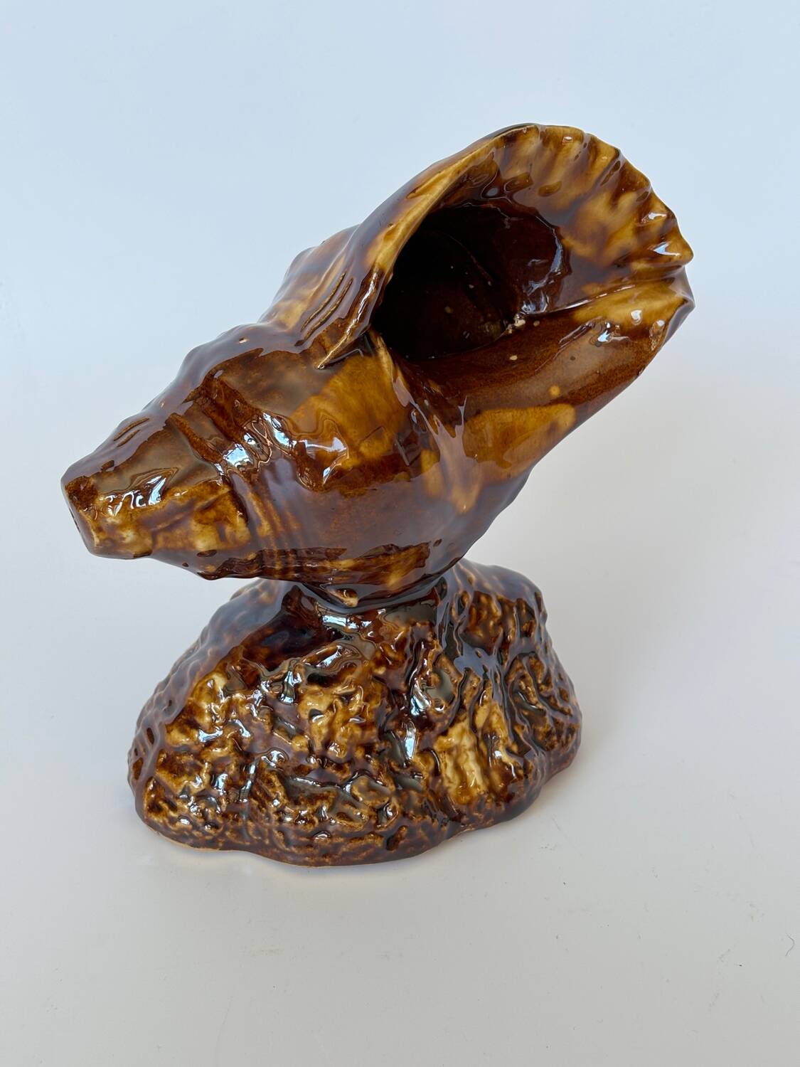 Vintage ceramic seashell