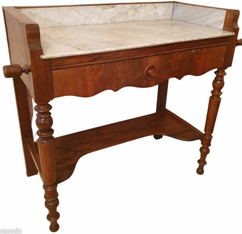 Coiffeuse dessus marbre blanc