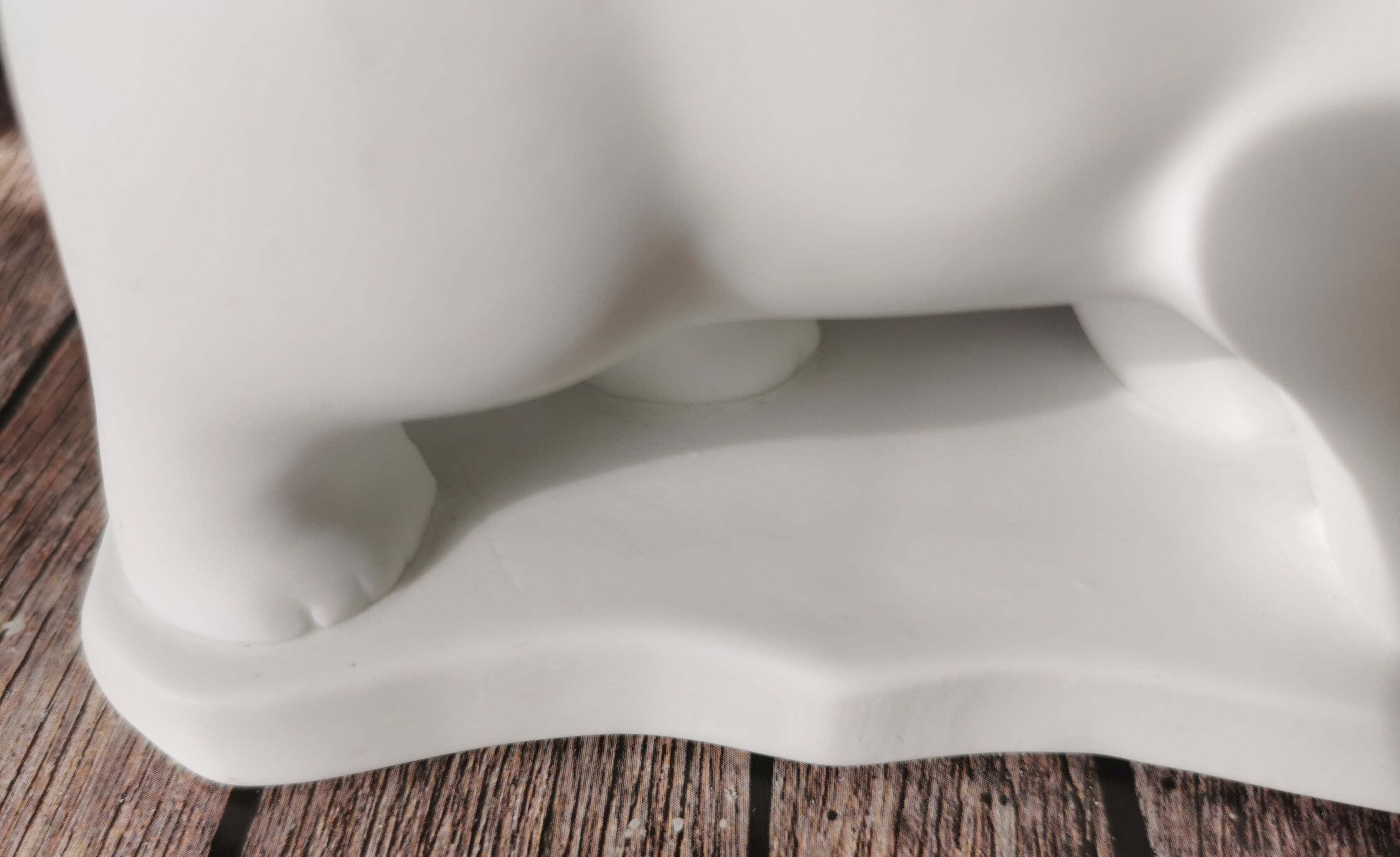 Polar bear candle holder