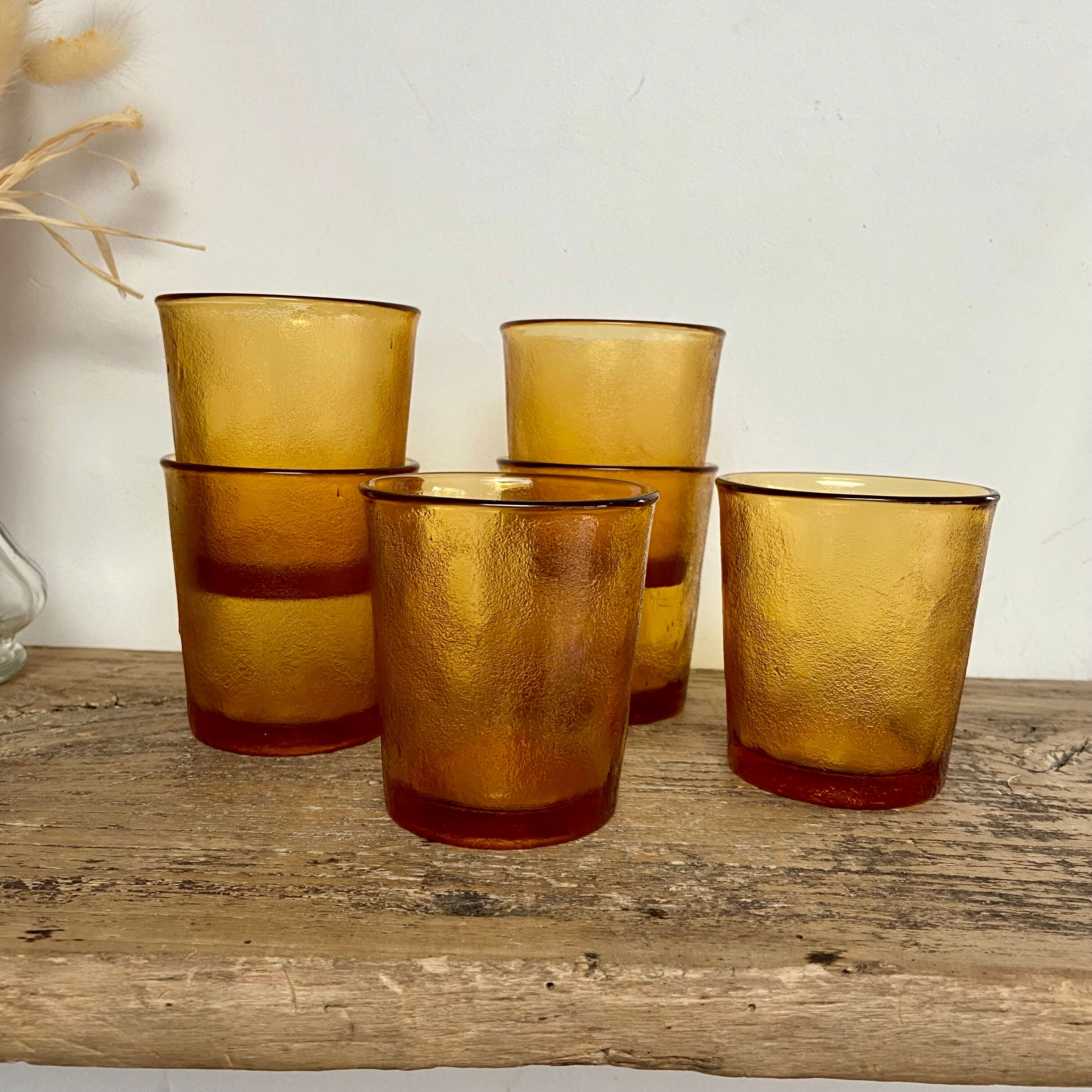 6 vintage Arcoroc Sierra textured amber glasses