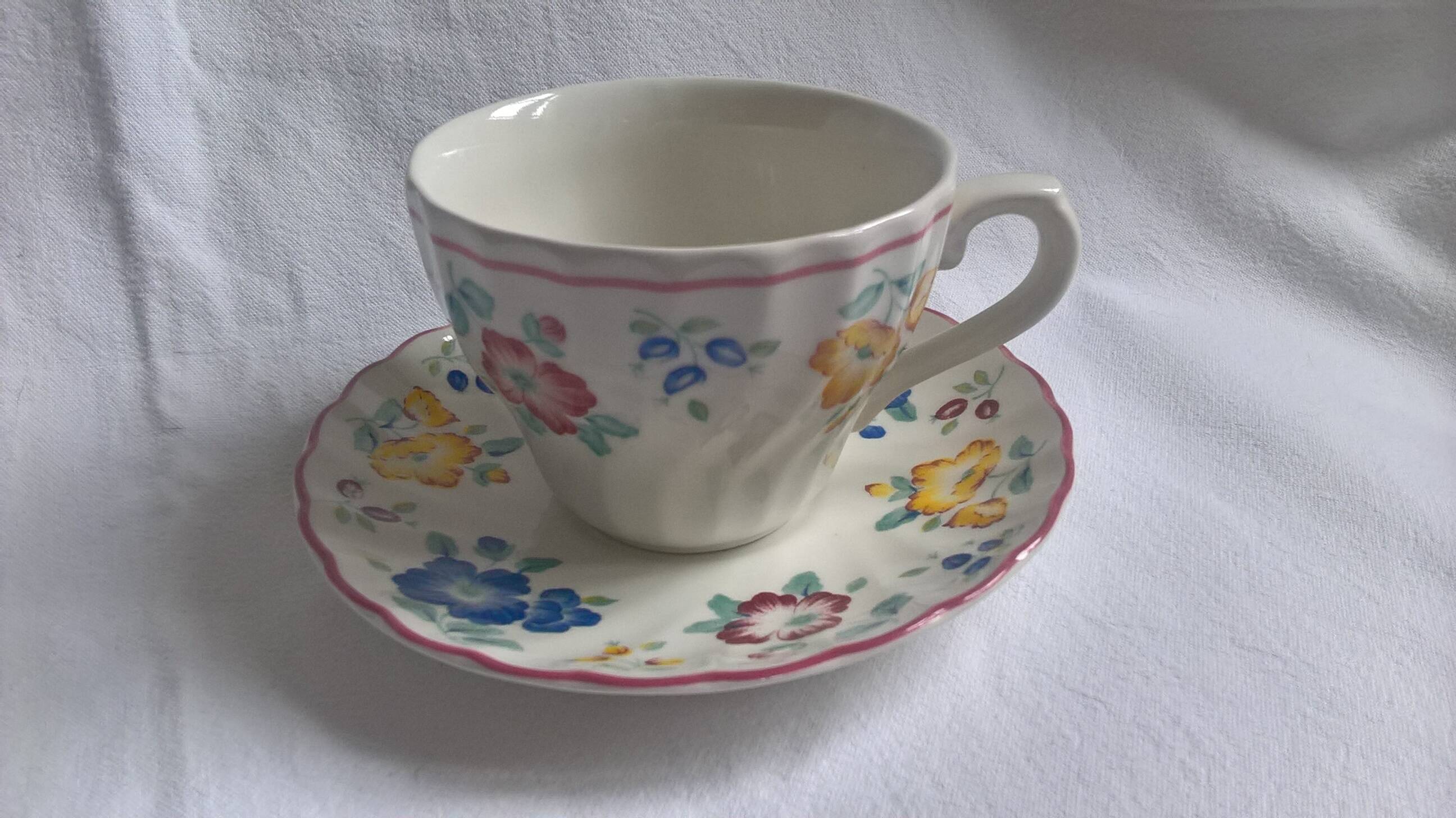 Churchill "Rosetta" English teacup