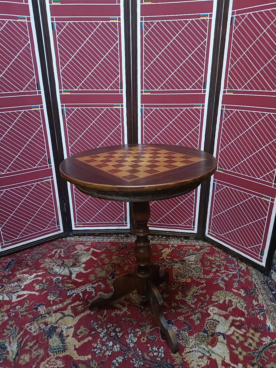 Pedestal table chessboard inlaid old pegs and staples