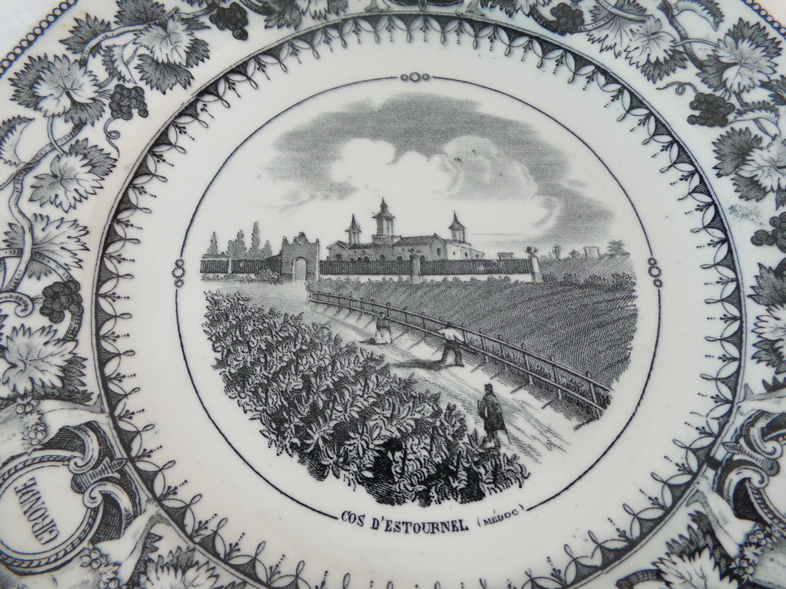 Decorative plate Château Cos d'Estournel Medoc Bordeaux Vieillard