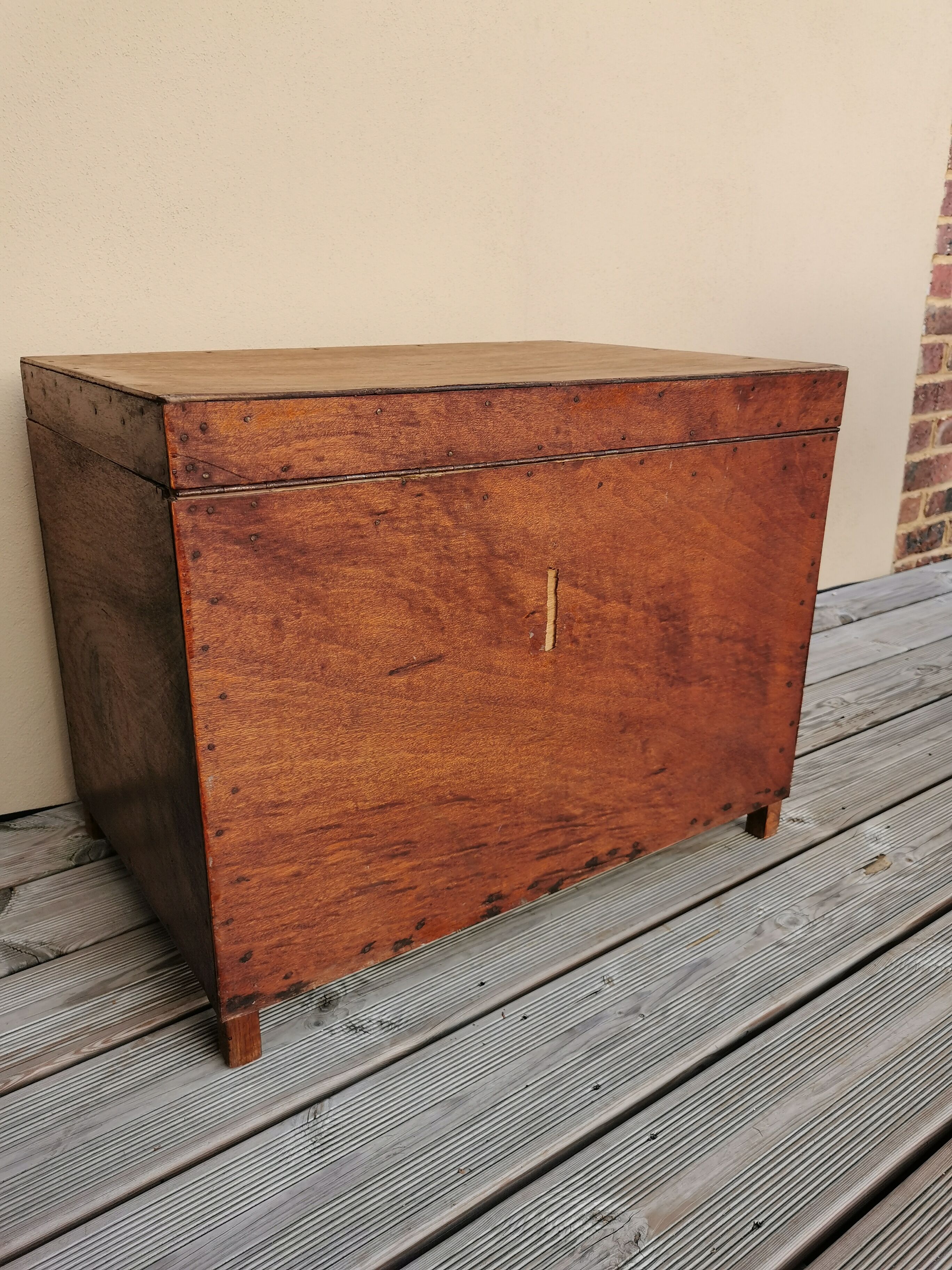 Coffre en bois