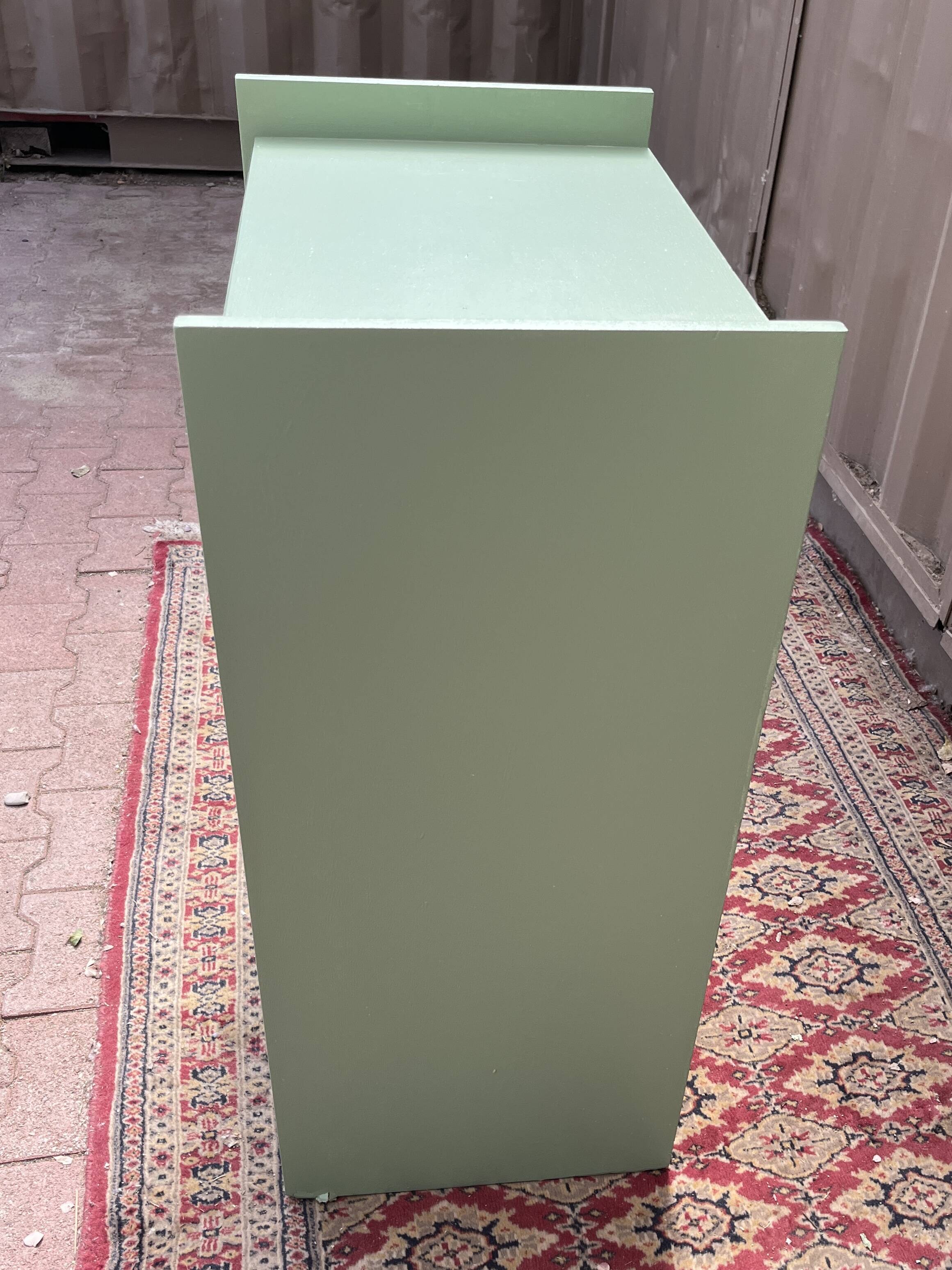Hi-fi cabinet