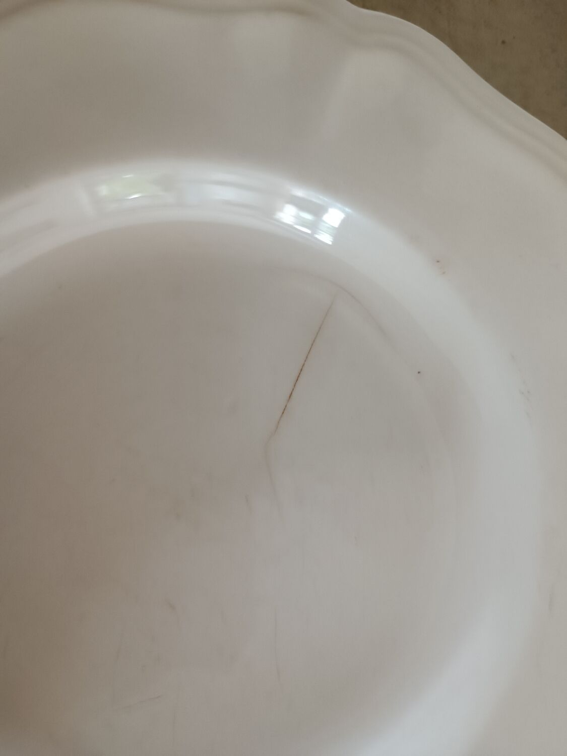 Set of 8 Sarreguemines ivory plates