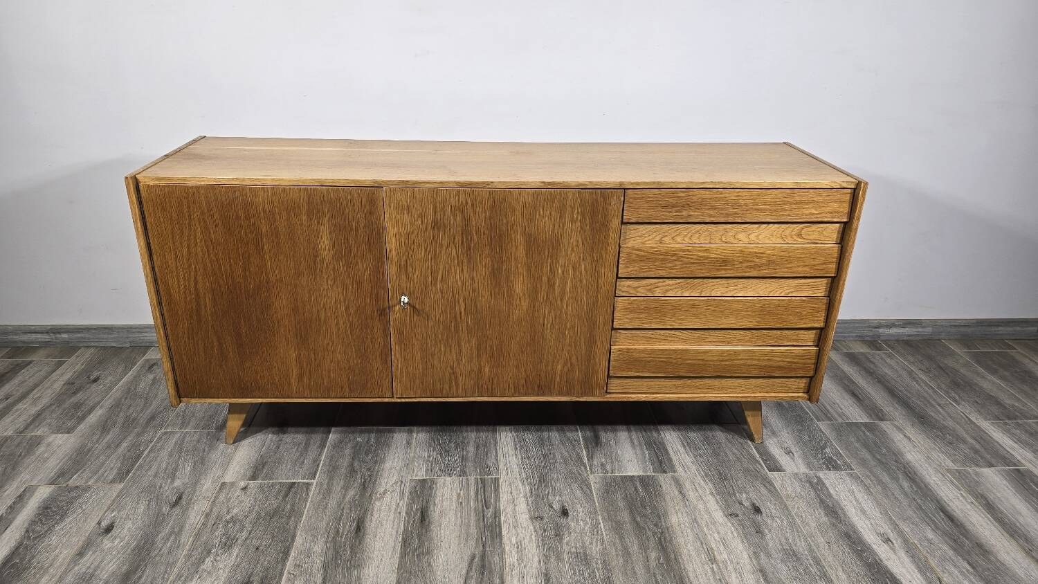Buffet de Jiri Jiroutek pour Interior Prague, années 1960