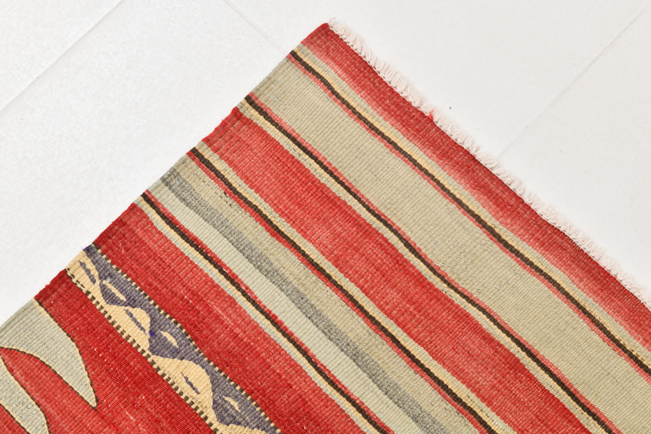 Red & beige wool kilim rug 237x142cm