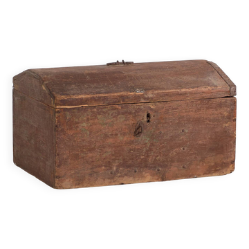Coffre ancien, c.1910
