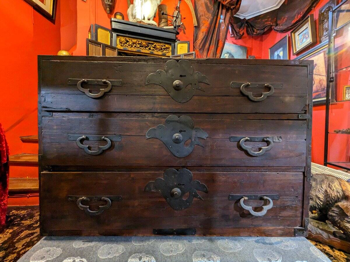 Small low chest of drawers (tansu) Japan, late Edo period circa 1850