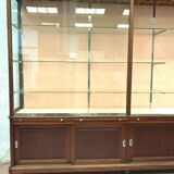 Two-body store window Presentation showcase has sliding doors