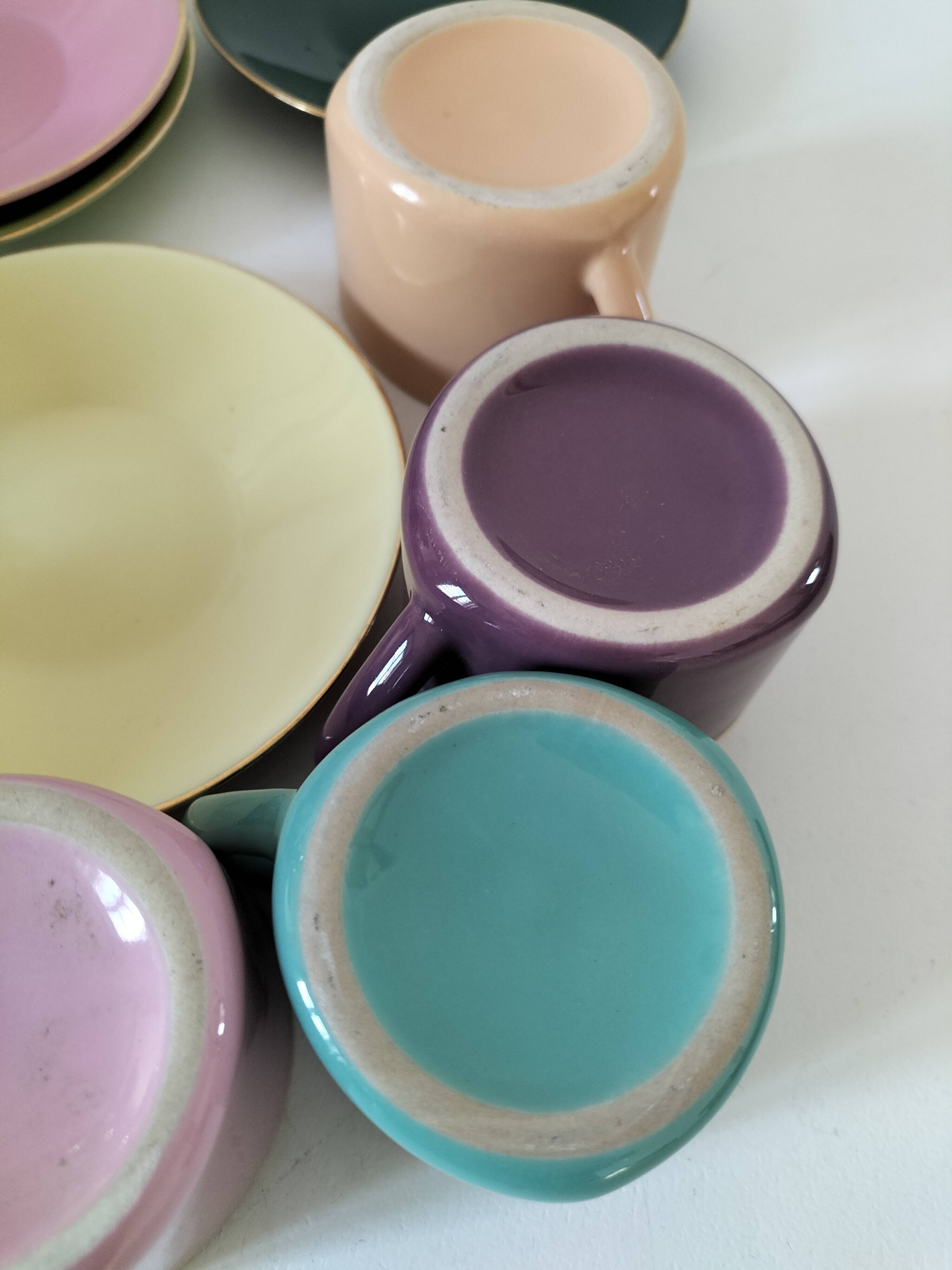 Vintage multicoloured triangular espresso set