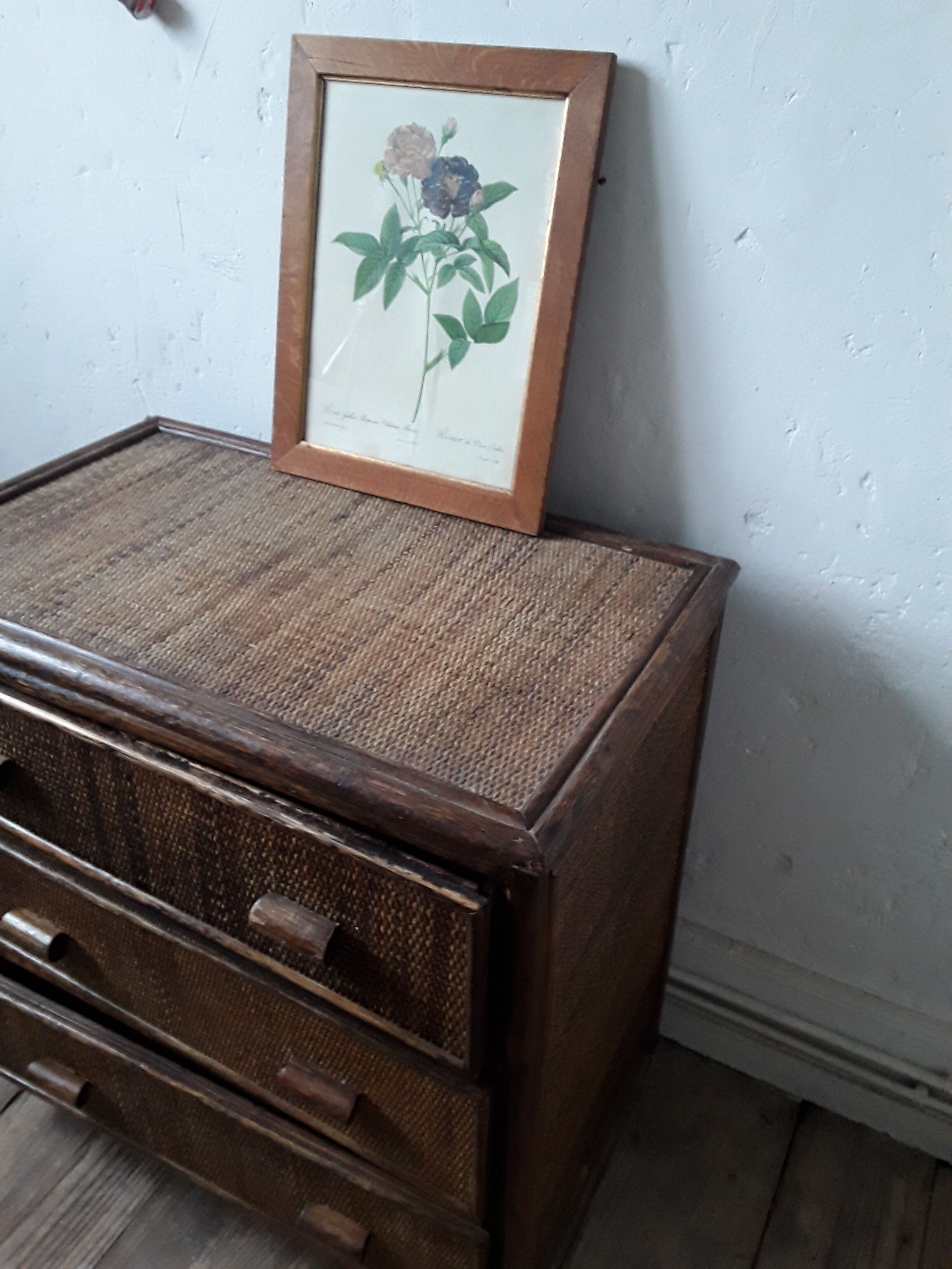 Floral reproduction after Redouté