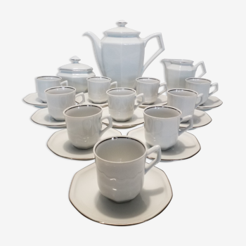 Porcelain coffee service, by Philippe Deshoulières