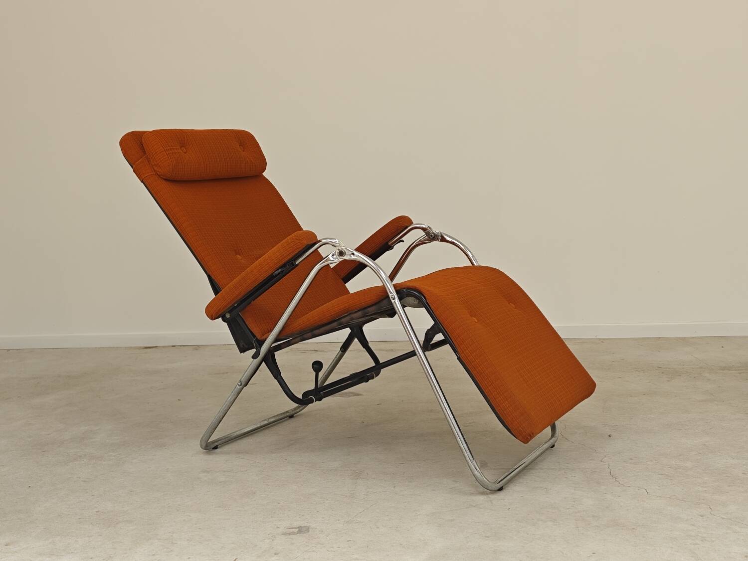 Indoor deckchair, Lama 70's orange deck chair