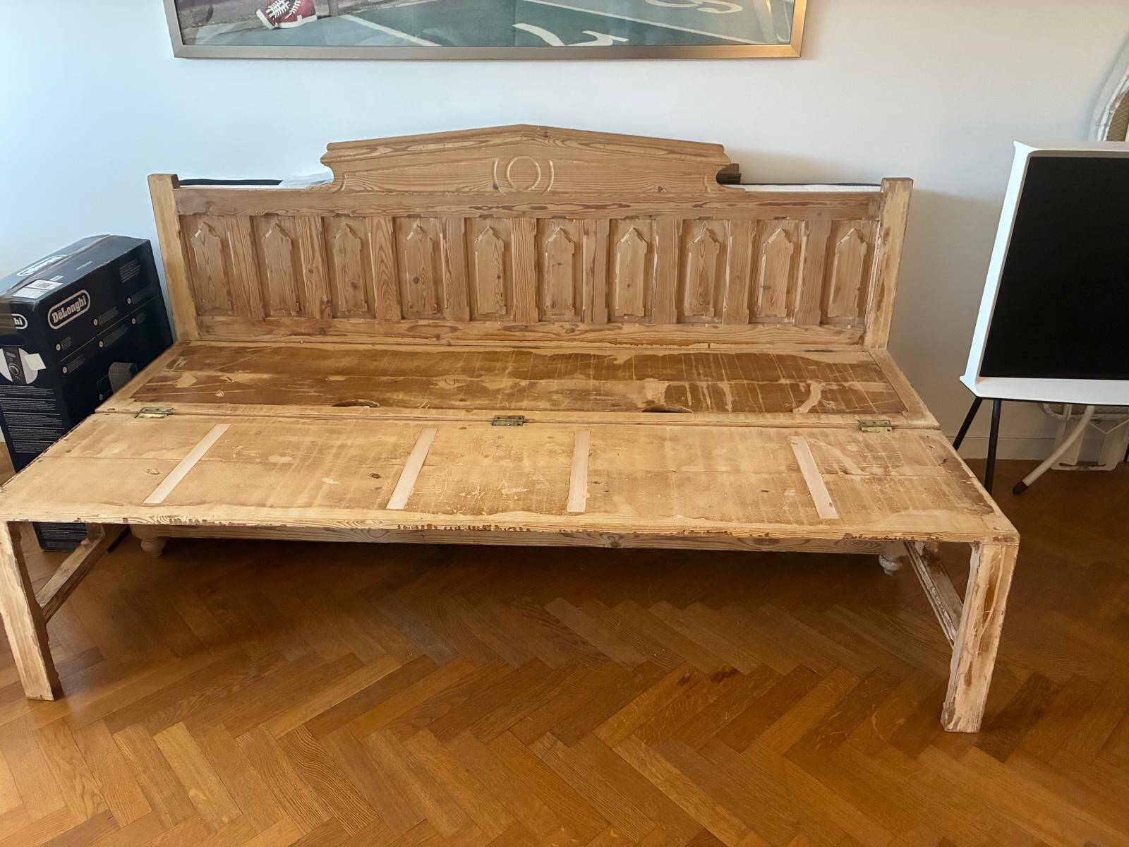 Spanish sofa bed, late 19th century.