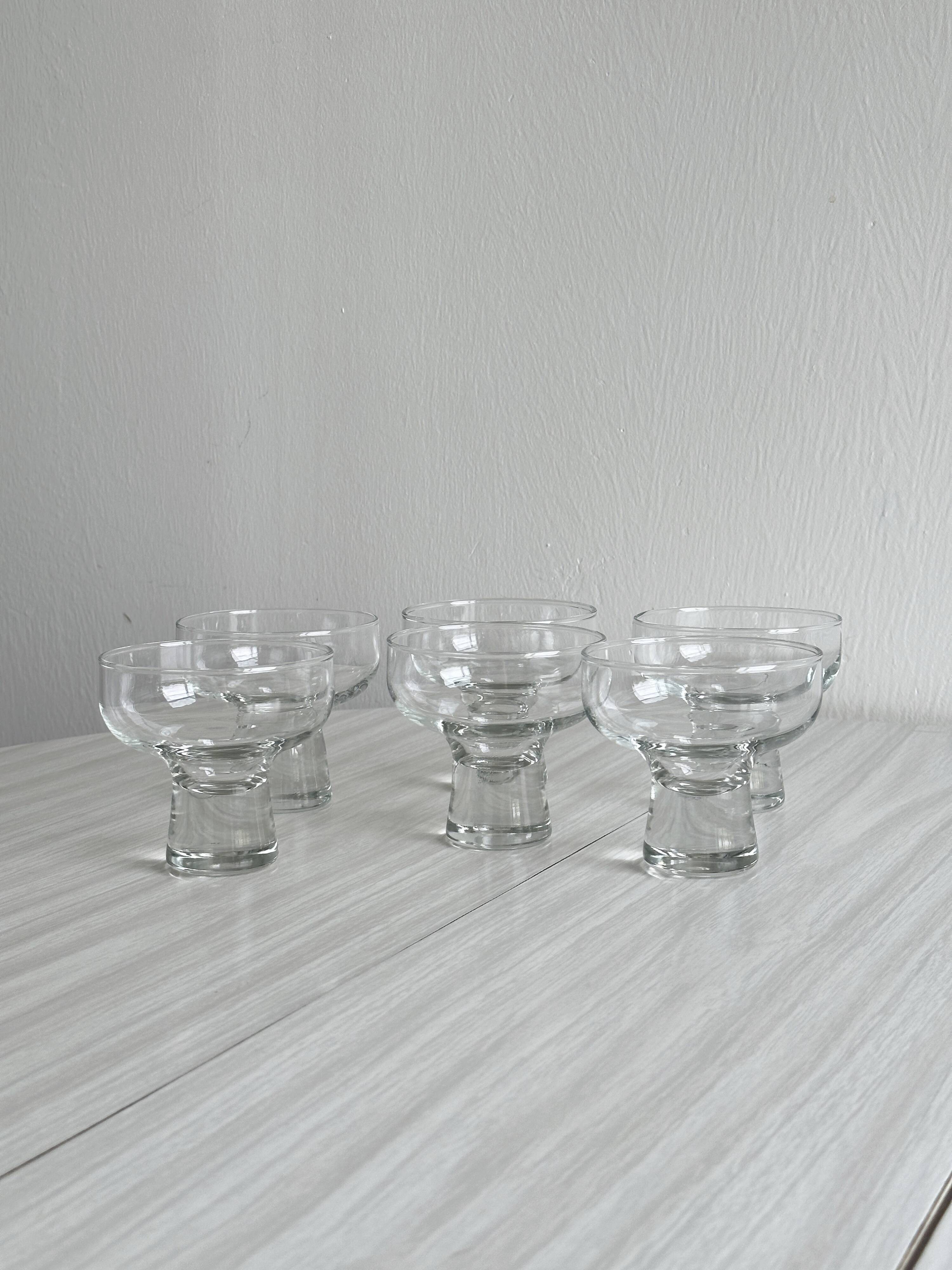 6 clear glass cups
