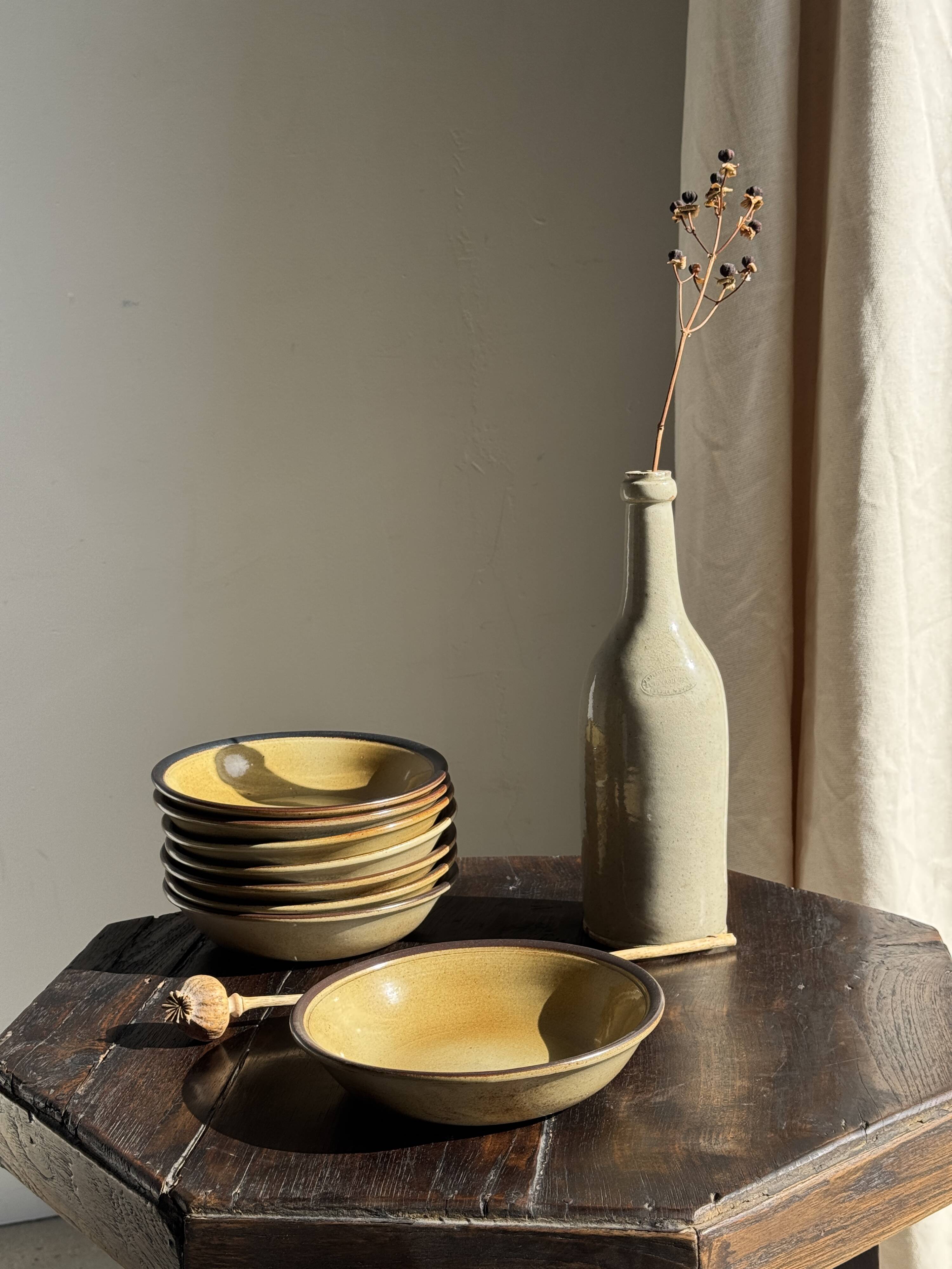 Set of 8 brown-rimmed stoneware deep plates Atelier Saint Simon D19.5