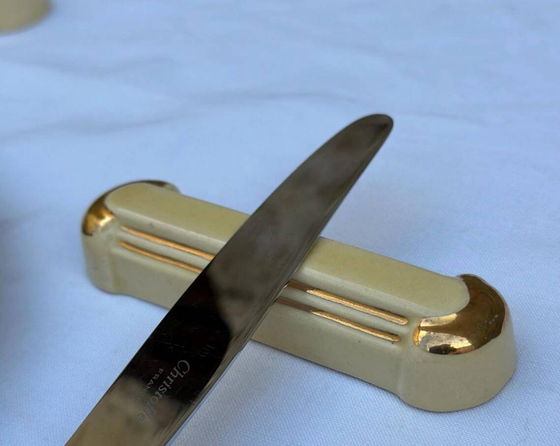 Vintage Art Deco Knife Rest – Cream Beige Ceramic with Gold Trim