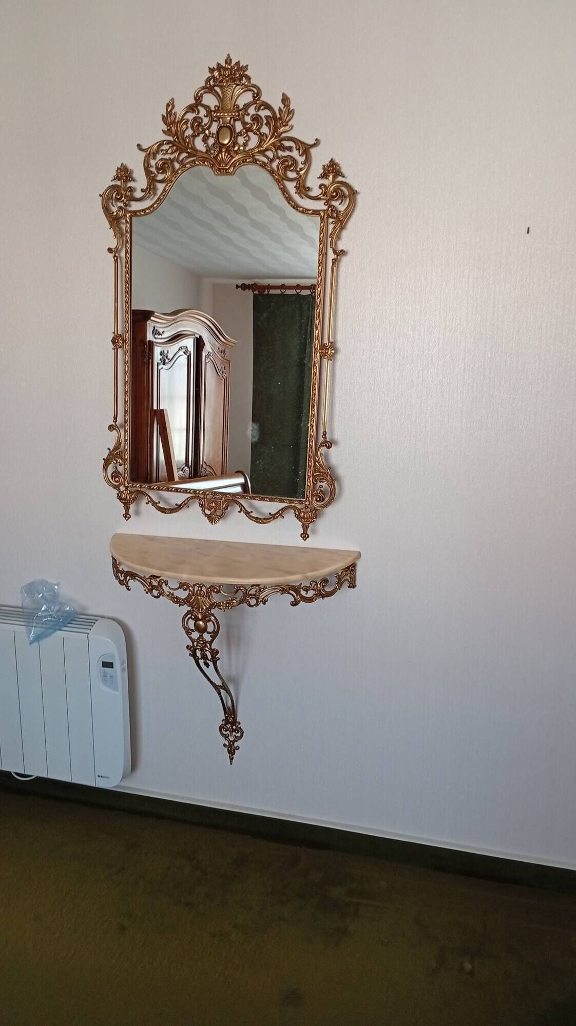 Mirror and console