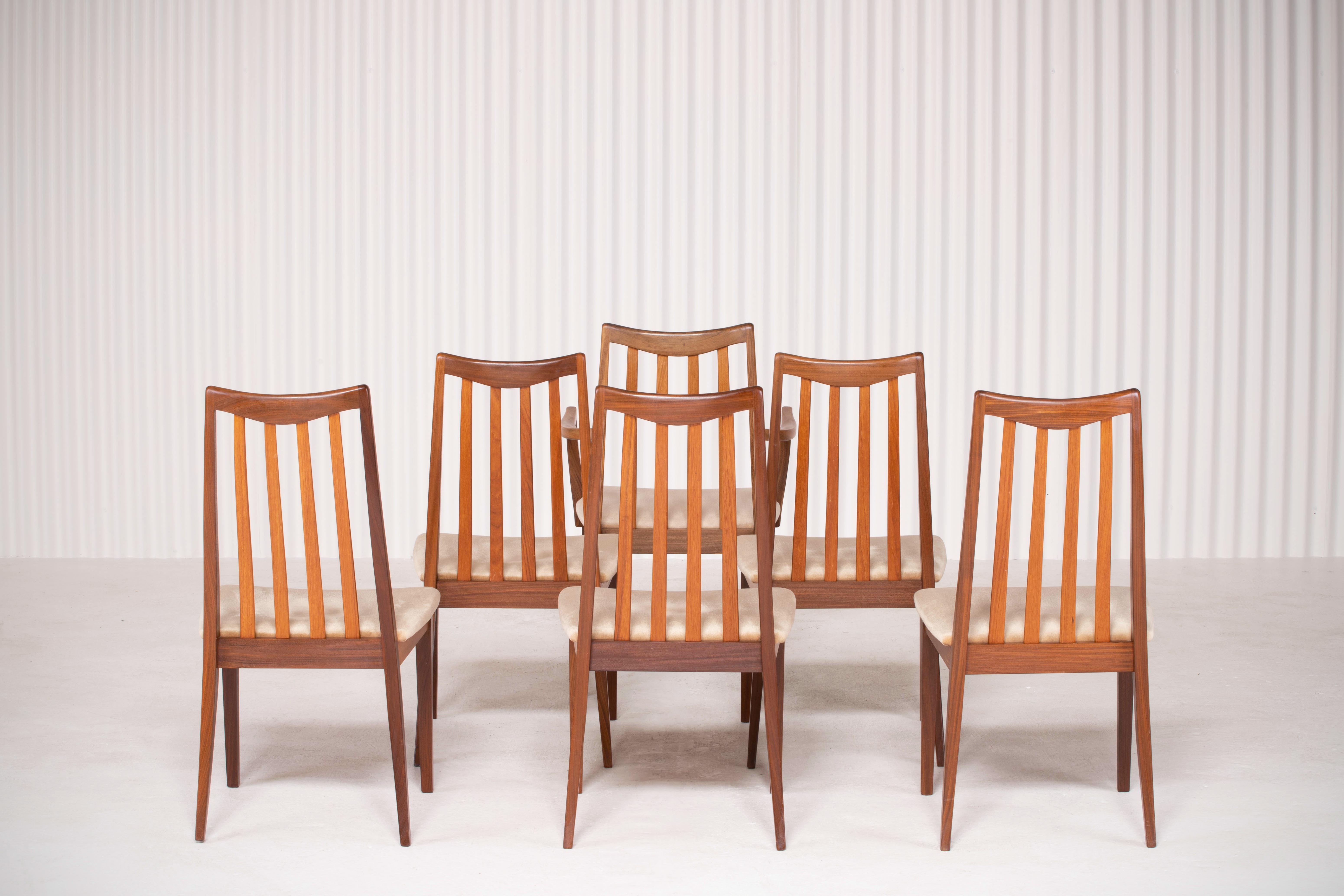 Série de 6 chaises scandinaves vintage