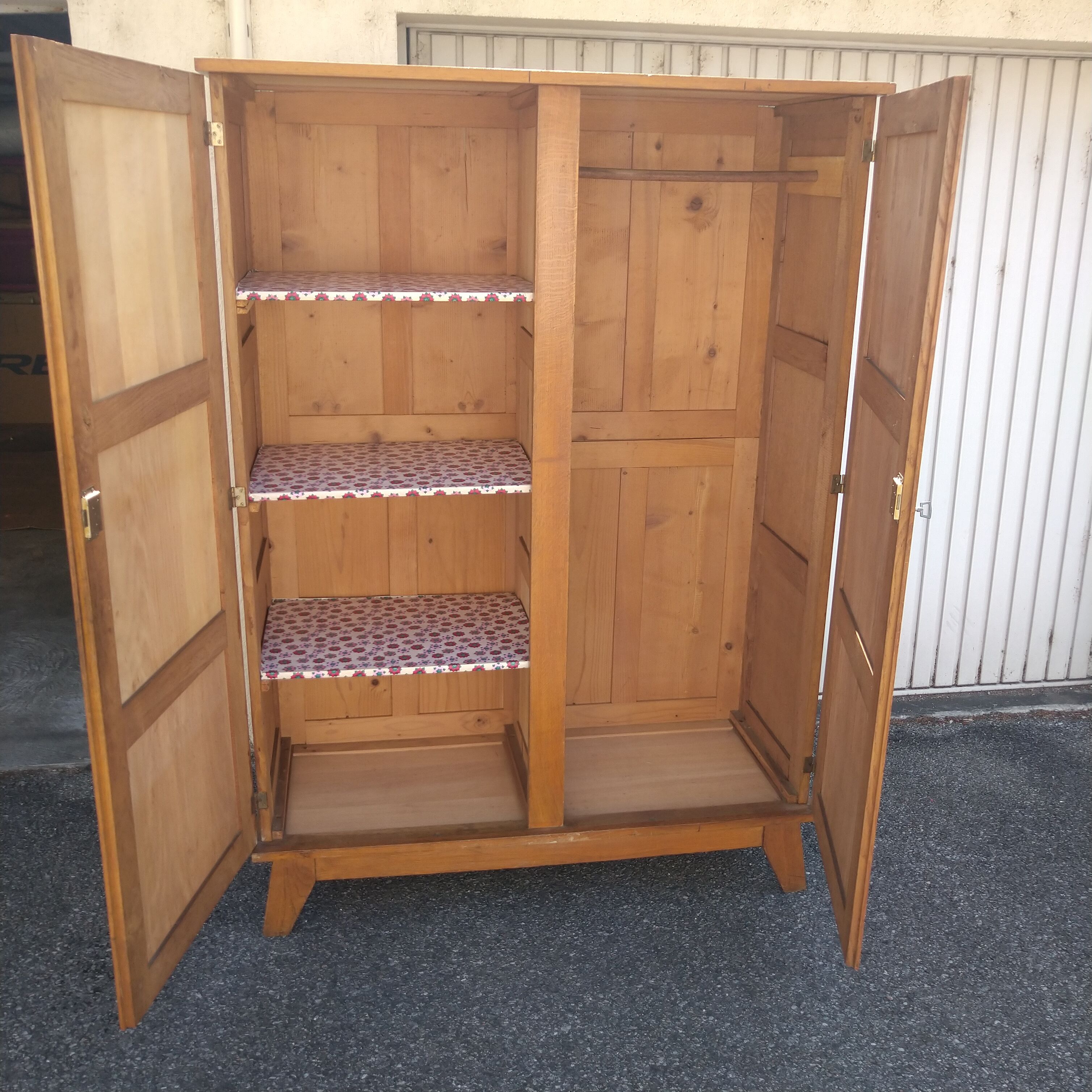 René Gabriel wardrobe