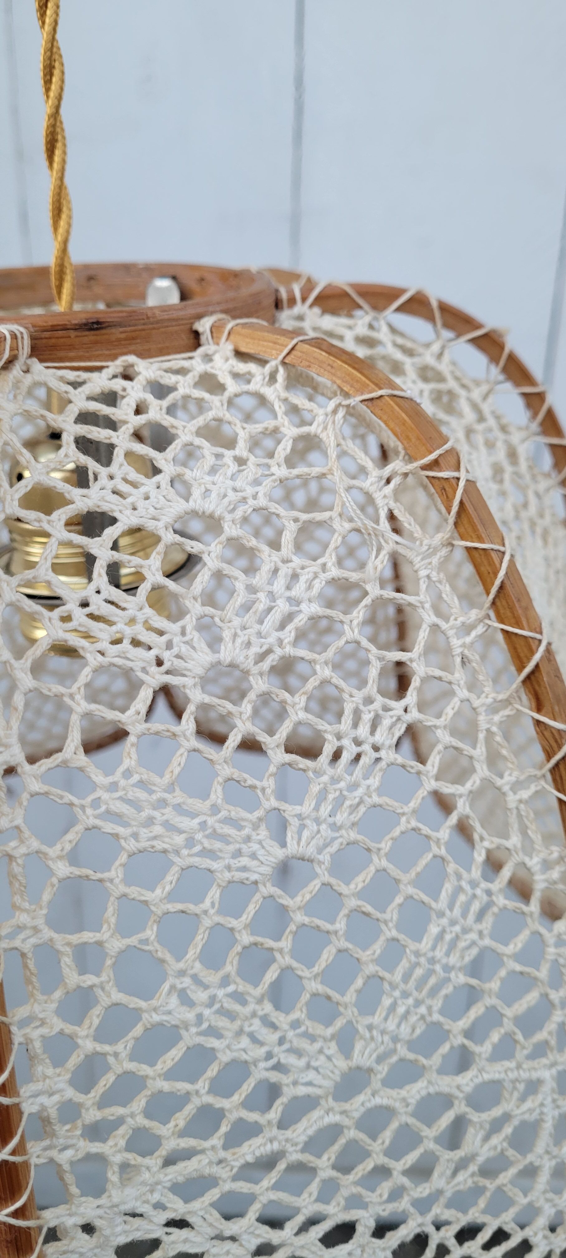 Rattan flower suspension and hook