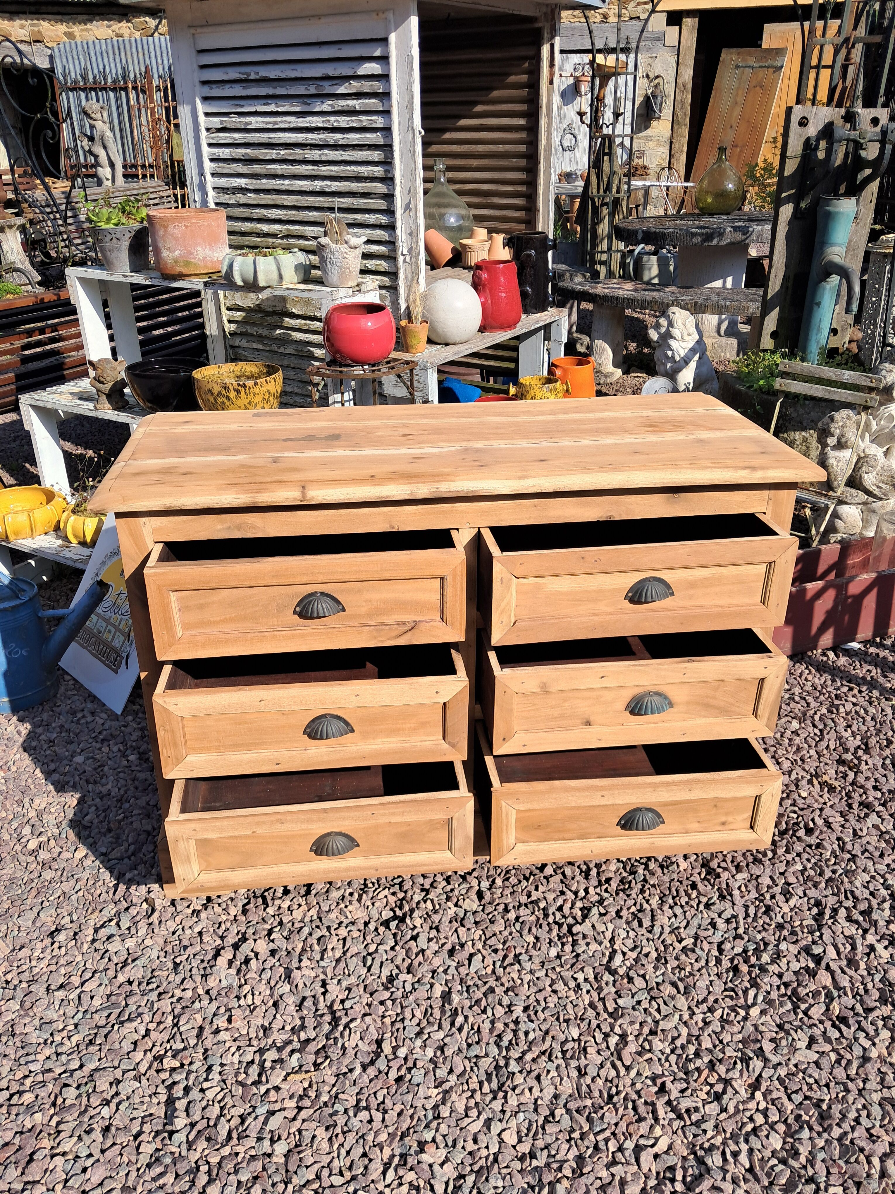 Chest of drawers