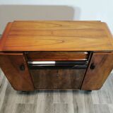 Armoire Gramophone par Jindrich Halabala