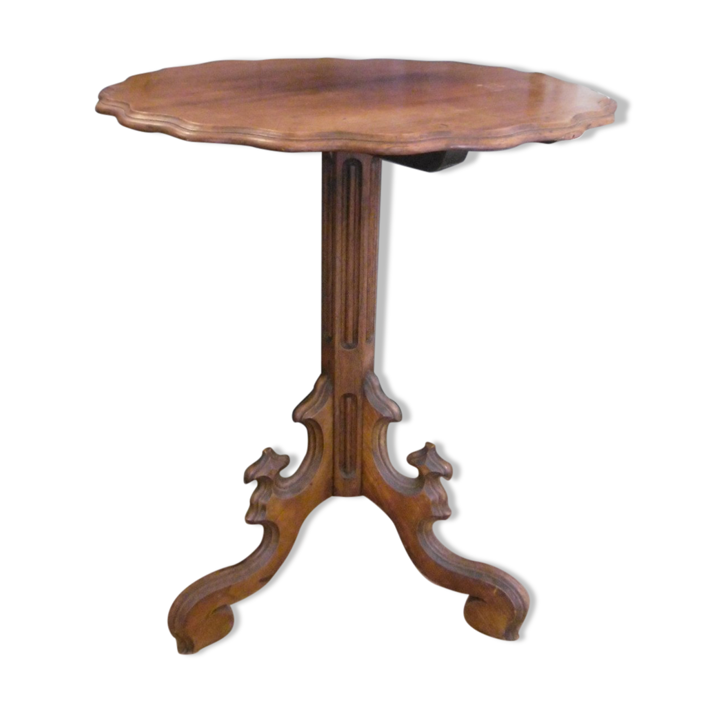 Gueridon table with folding top