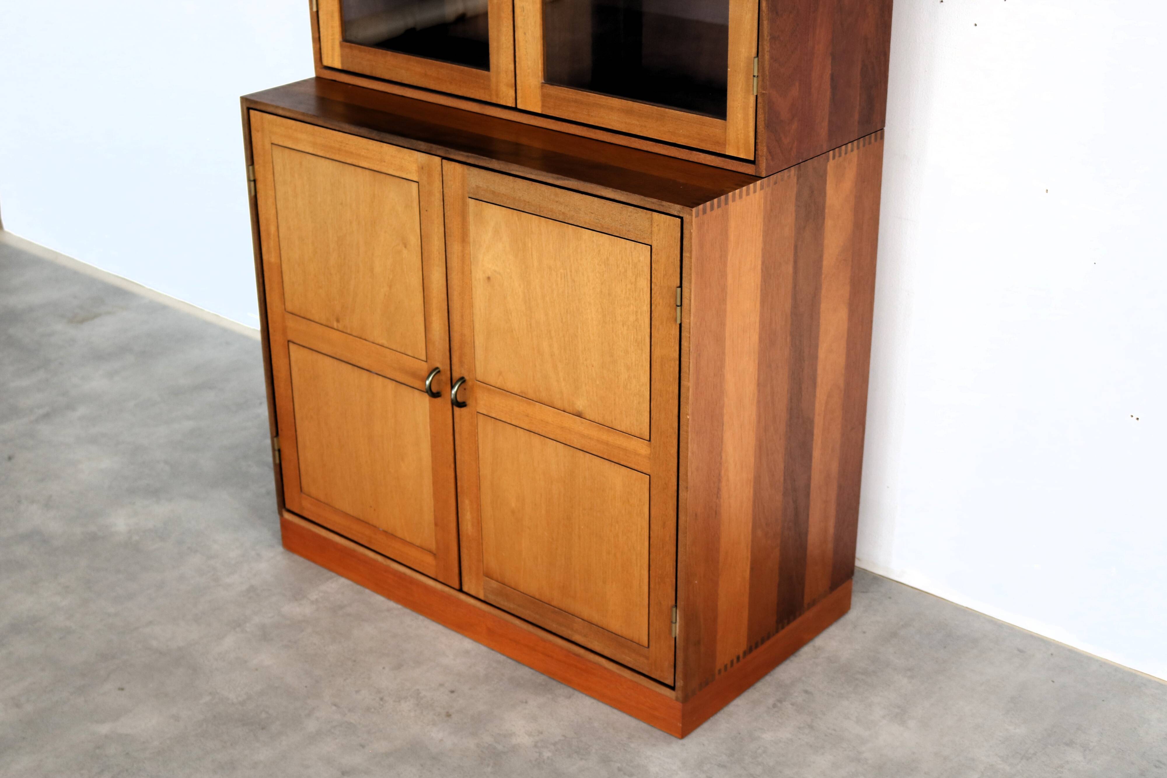 vintage wall cabinet | display cabinet | C. Hvidt
