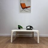 Table basse Vico Magistretti modèle Demetrio 70 pour Artemide