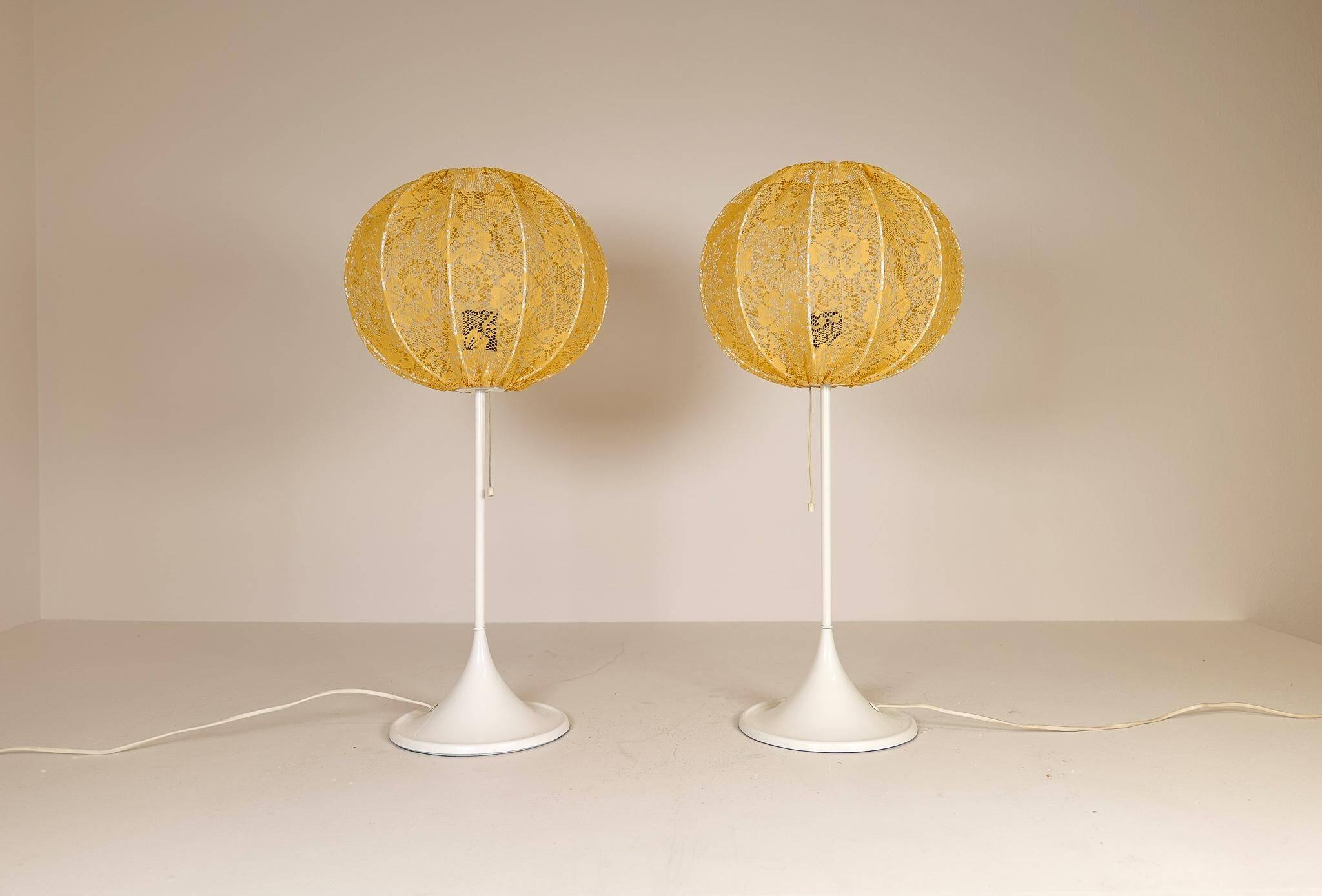 Pair of Bergboms B-024 mid-century modern table lamps, 1960s, Sweden.