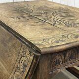 English oak drop-leaf table from the early 20th century