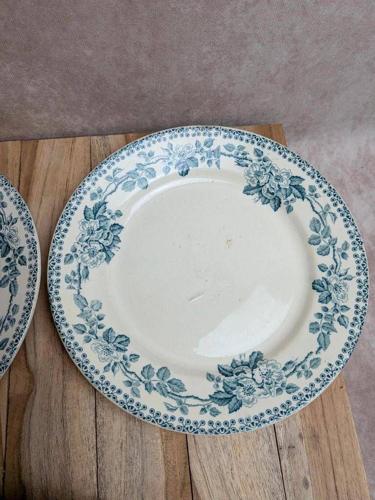 Set of 3 flat plates in ironstone Debray – Guadeloupe Service