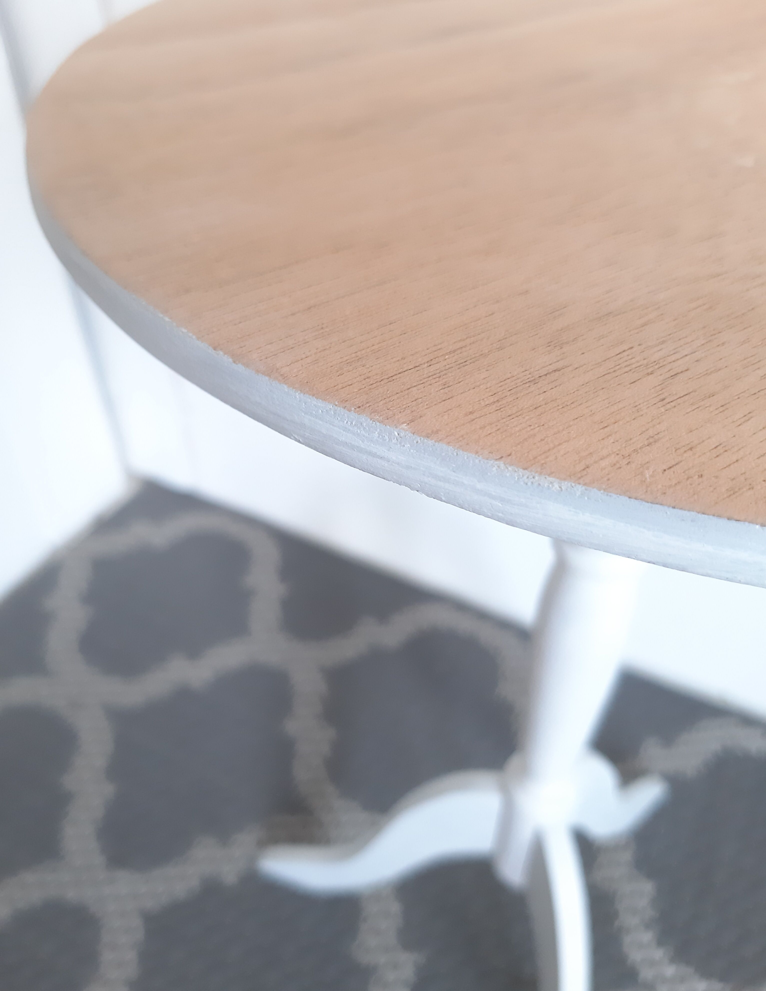 Pedestal table / plant holder