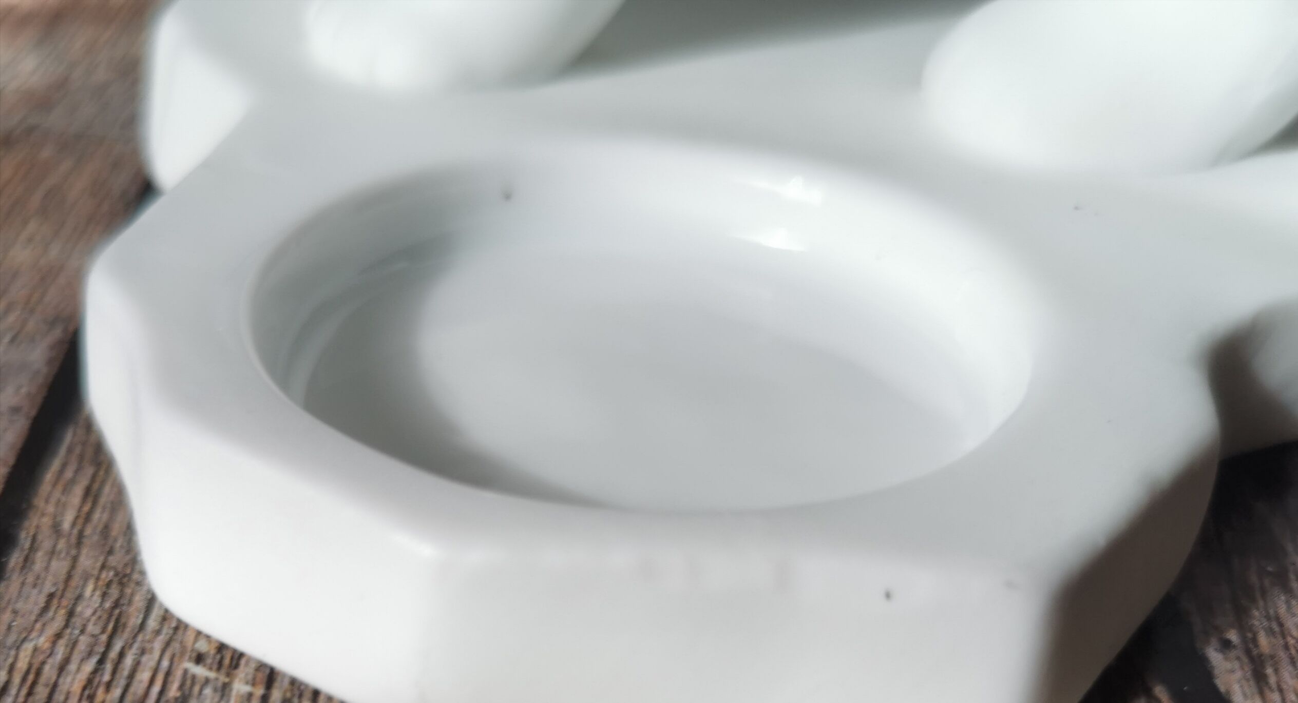 Polar bear candle holder