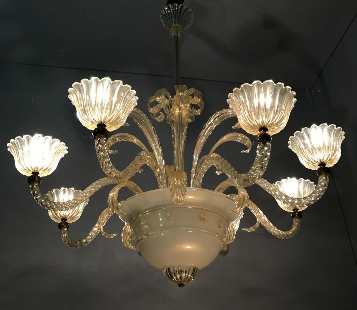 Murano glass chandelier circa 1940 with 8 arms of light