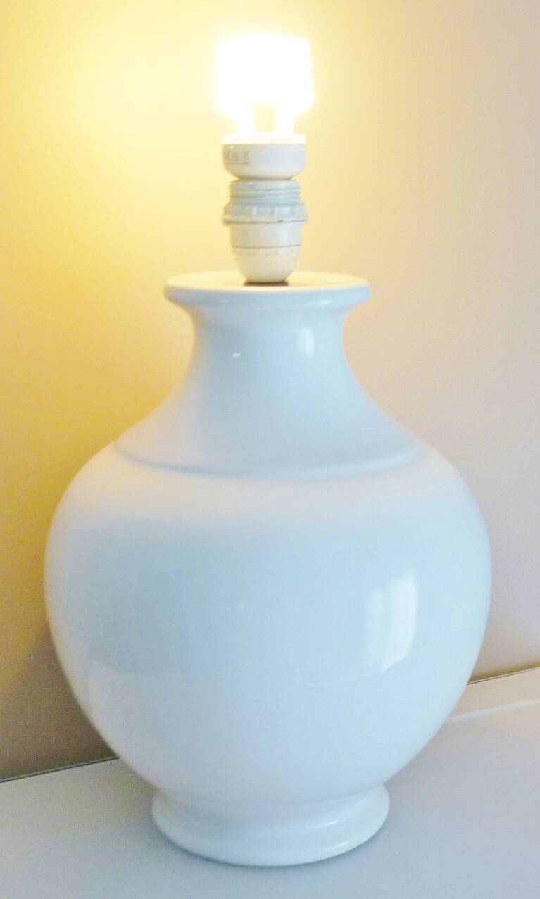 White glazed ceramic lamp, sleek design from the 60s/70s